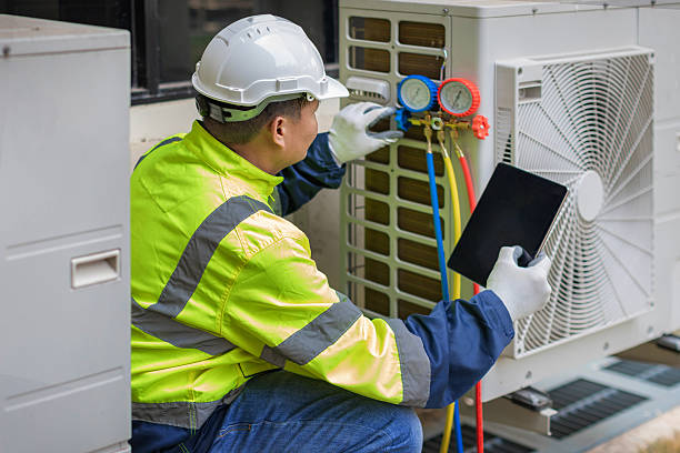 Professional Hvac technician working in Crown Point, IN